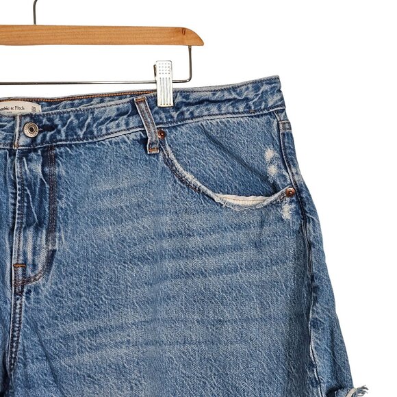 Abercrombie & Fitch Baggy Low Rise Denim Short Women 35/20 Distressed Frayed Hem - Picture 3 of 13